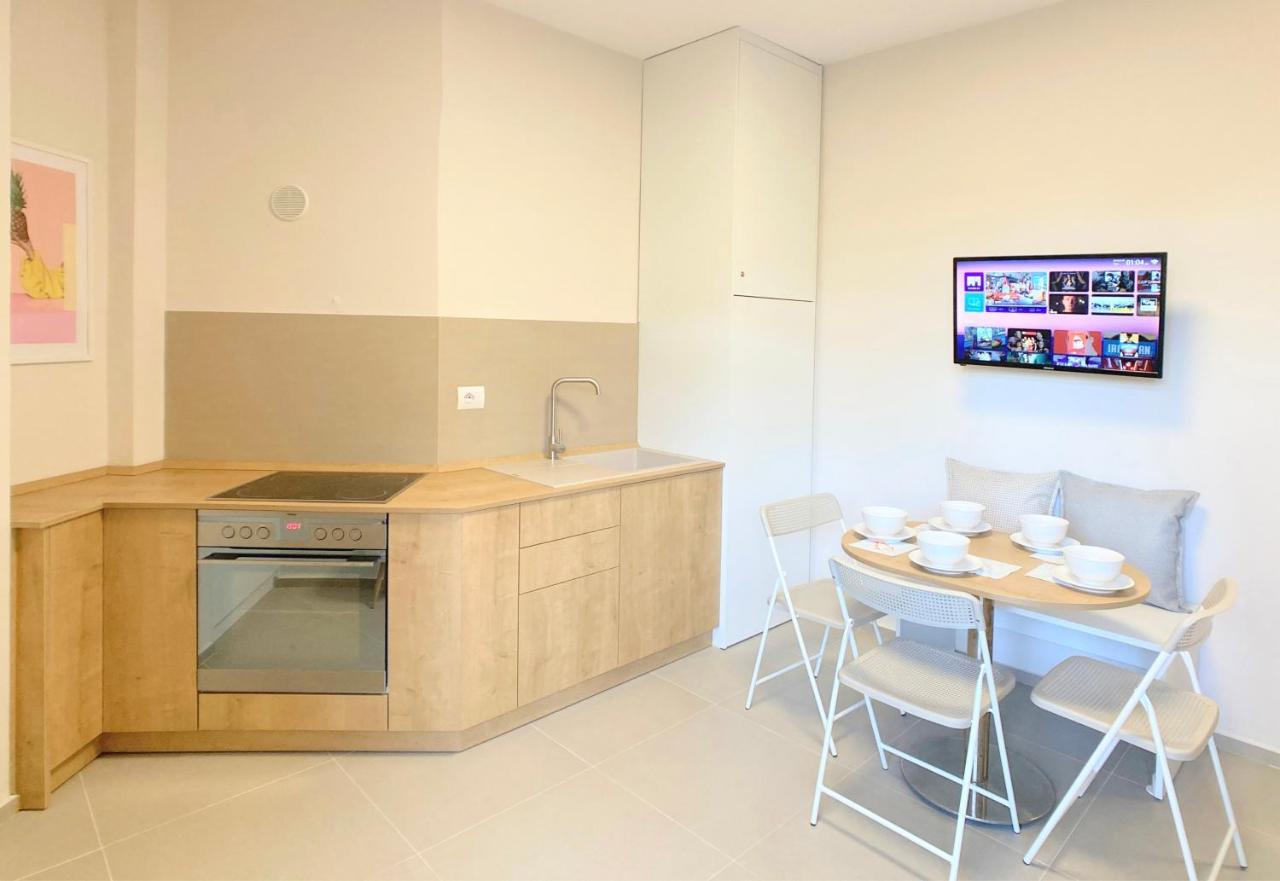 13 Eur For Monthly Stay - Home By The Sea - Hbs Golem  Eksteriør billede