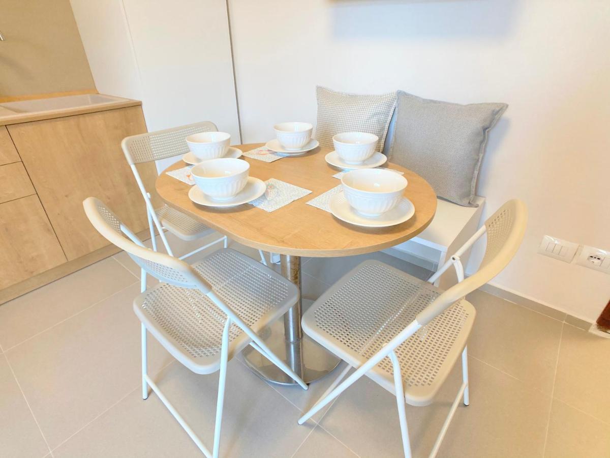 13 Eur For Monthly Stay - Home By The Sea - Hbs Golem  Eksteriør billede